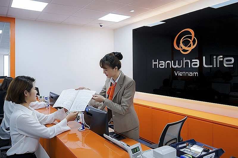 Hanwha Life Vietnam pays over VND21 billion of insurance benefits for single claim