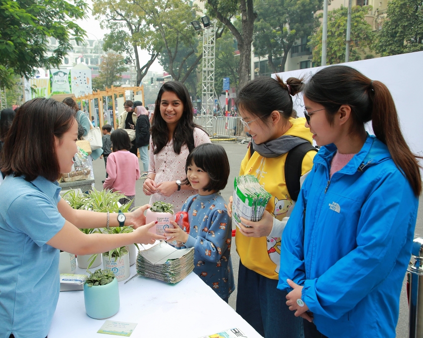 school recycling programme on track with expansion plan