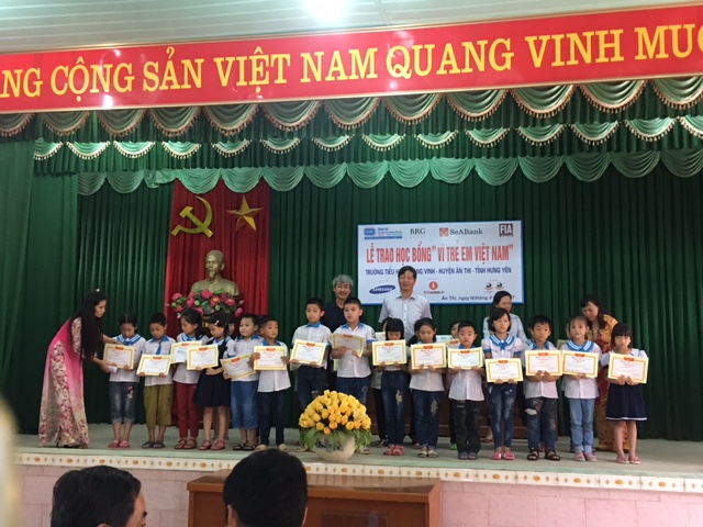 more swing for the kids scholarships go out to excellent students in hung yen province