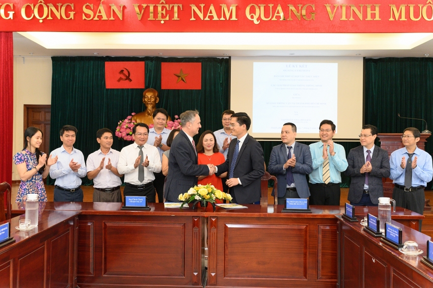 visa and ho chi minh city sign mou to deliver smart mobility