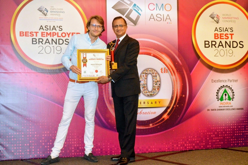 fe credit scores hat trick at cmo asia awards 2019