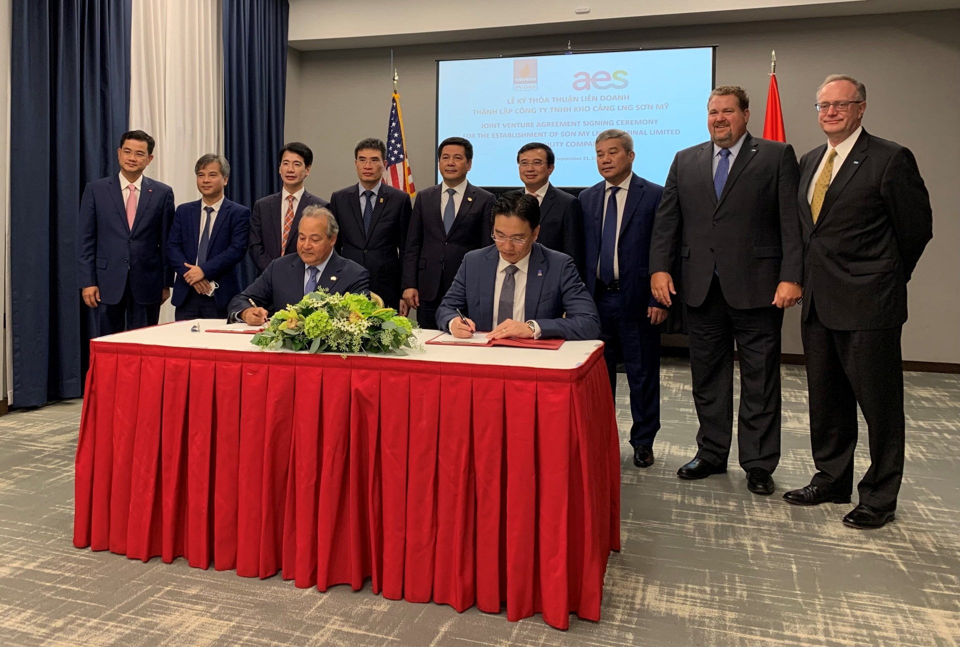AES and PV Gas sign joint venture agreement for Son My LNG Terminal