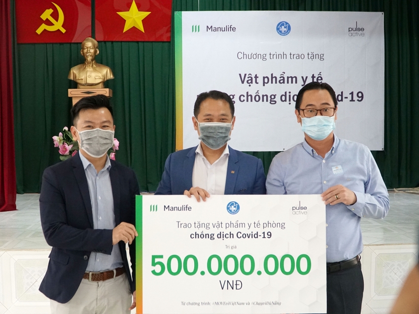 manulife vietnam donates medical supplies to aid covid 19 frontline workers
