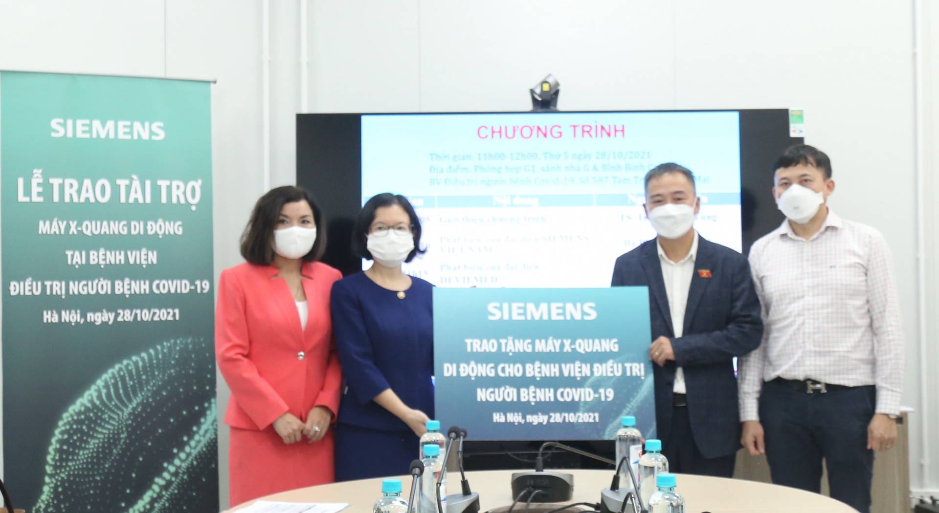 Siemens Caring Hands donates medical equipment to Vietnamese hospitals