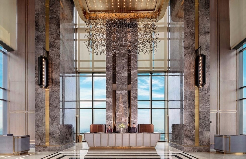 vinpearl luxury landmark 81 named worlds leading riverfront hotel