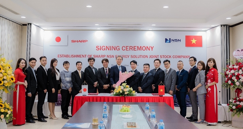 vietnam japan fresh joint venture sharp nsn the handshake for new direction of solar power