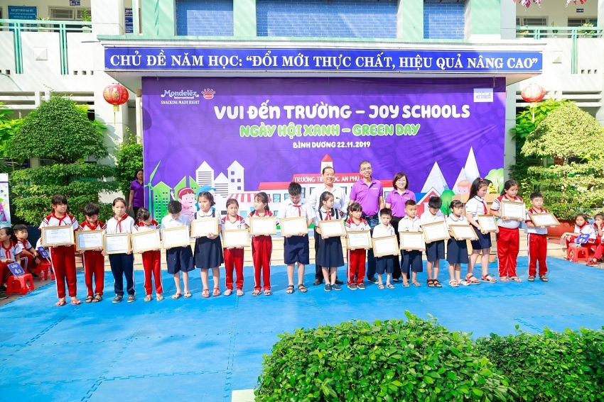 mondelez kinh do vietnam helps vietnamese students learn about environment