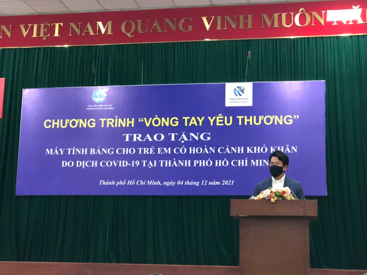 Tokio Marine Insurance donates tablets to disadvantaged pupils in Ho Chi Minh City
