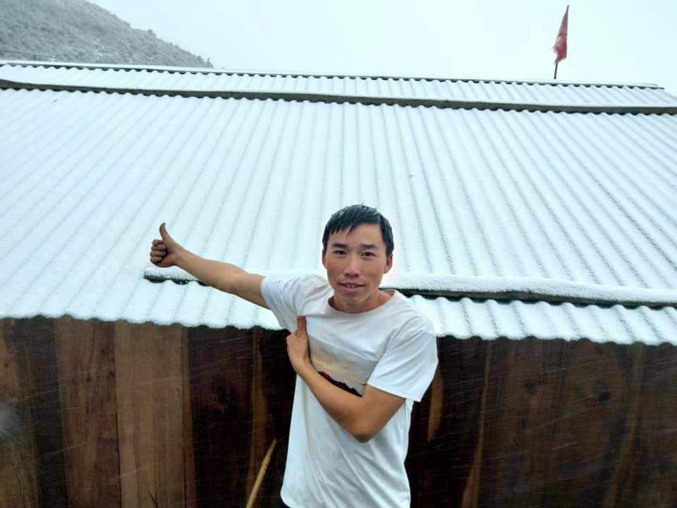 tourists flock to the northern mountains to enjoy snowy