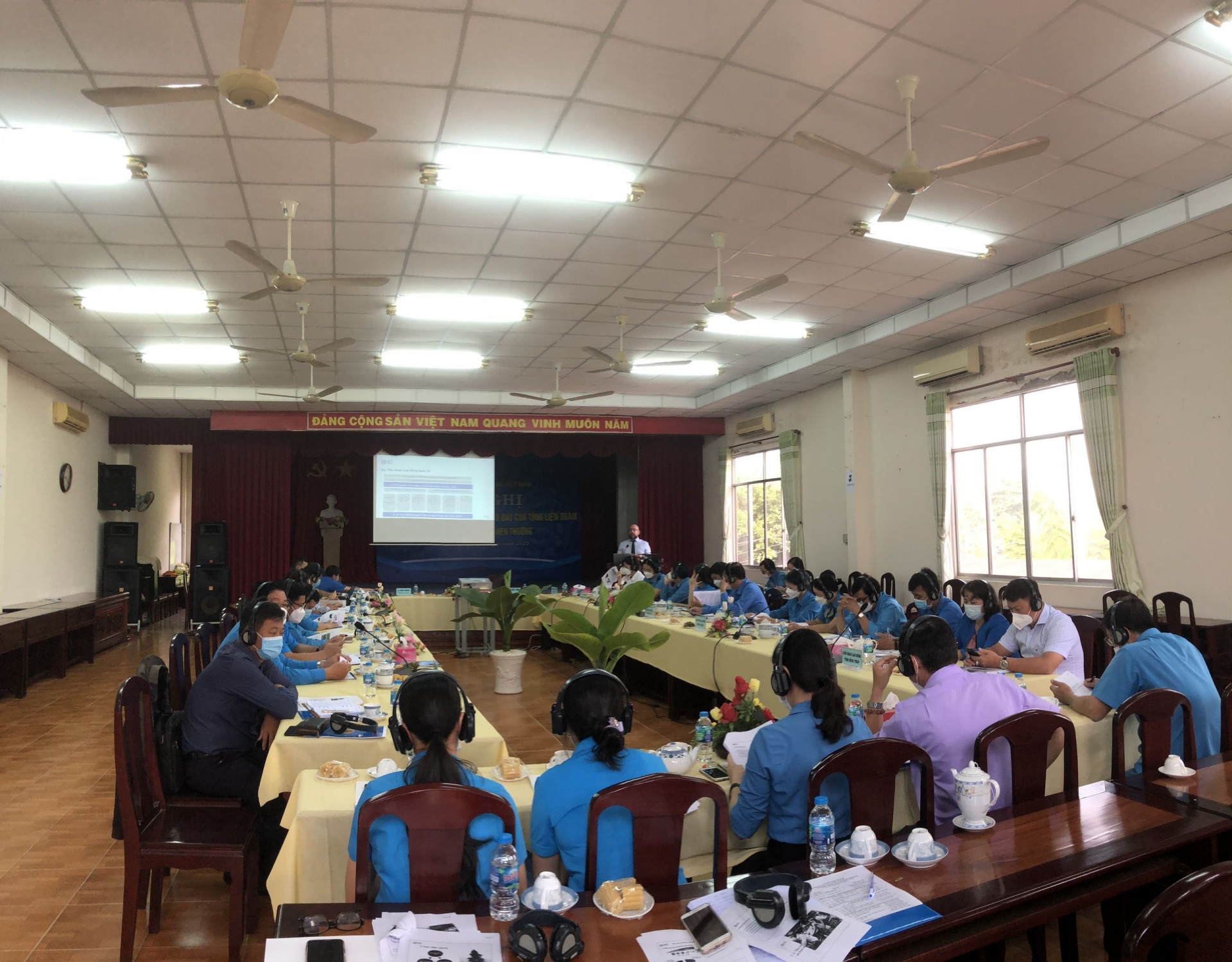 Workers voiced their views during consultations on the law reform organized by the ILO and the Viet Nam General Confederation of Labour.