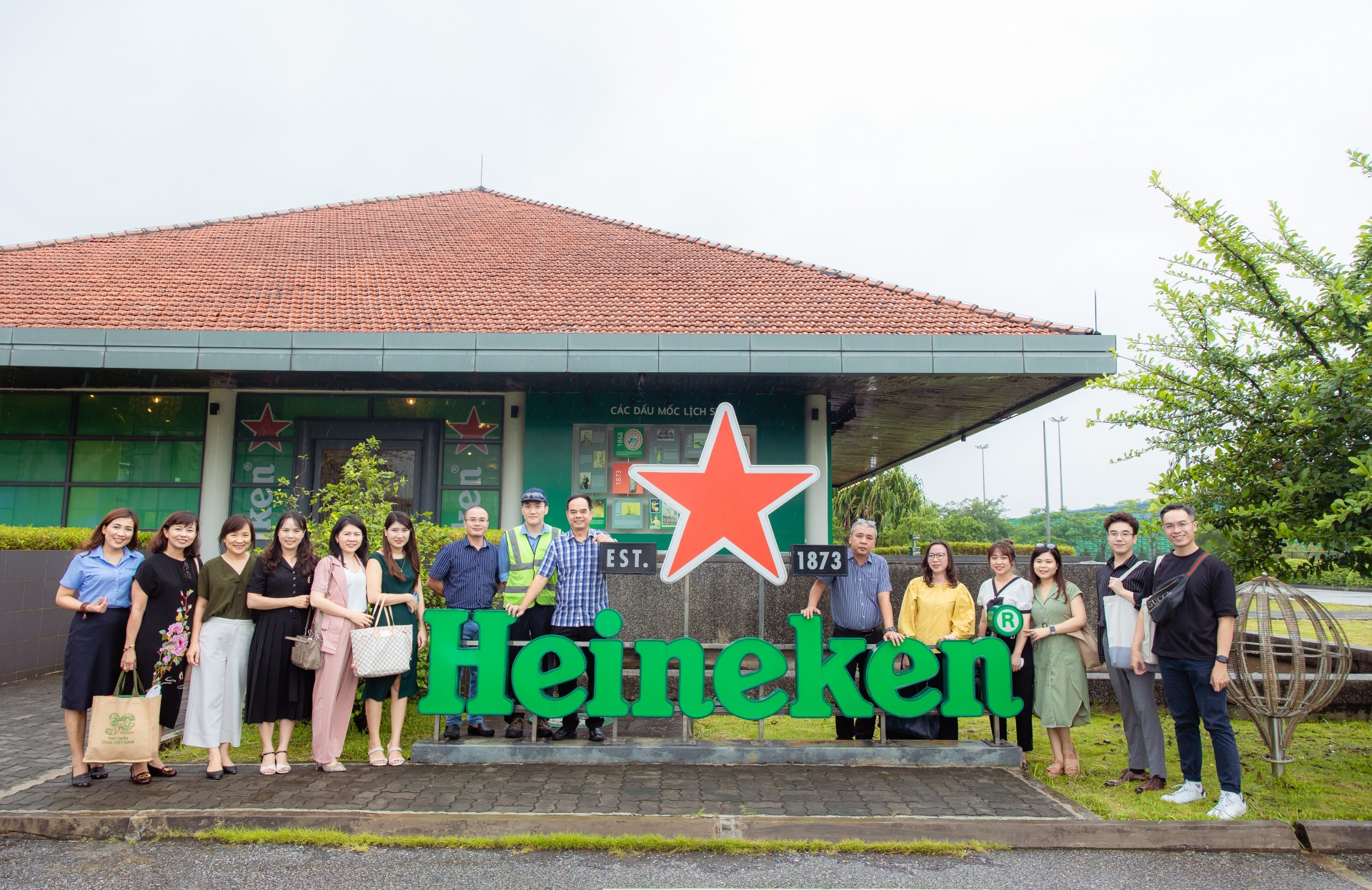 Heineken Vietnam - Hanoi Brewery was established and built in 1996 in Thuong Tin district, Hanoi.