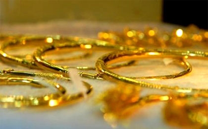Gold prices edge up to VND44 million/tael