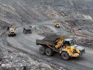 Vinacomin urged to sell down coal stockpiles