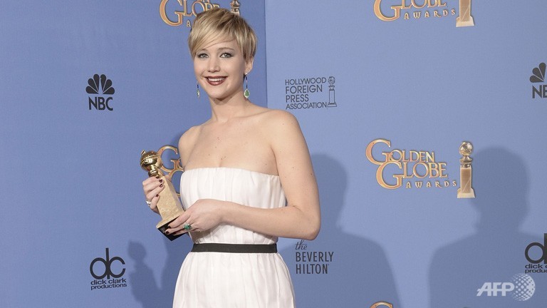 jennifer lawrence wins best supporting actress globe