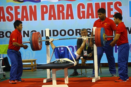 cong powers to powerlifting gold