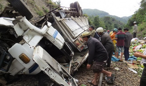 highway railway traffic paralyzed as truck plunges off mountain pass