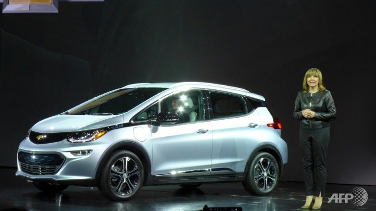 gm unveils bolt electric car in vegas