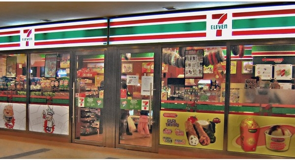 vietnamese retailers brace for 7 eleven entrance