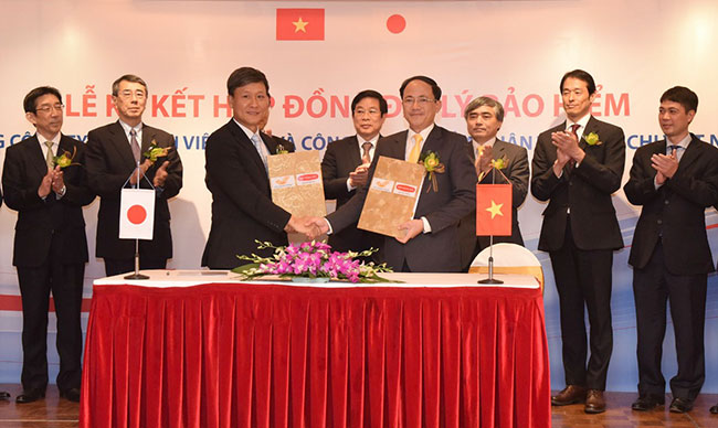 Dai-ichi Life Vietnam and Vietnam Post Corporation signed exclusive life insurance agency agreement