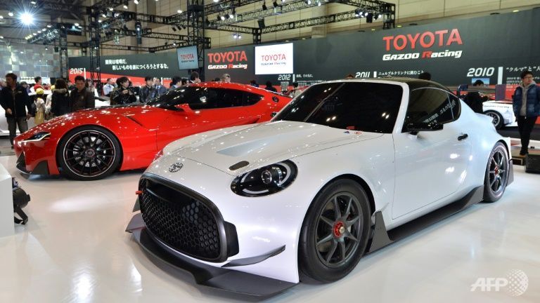 toyota keeps top global automaker crown in 2015