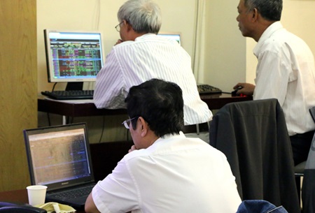 vietnam stocks up amid crude volatility