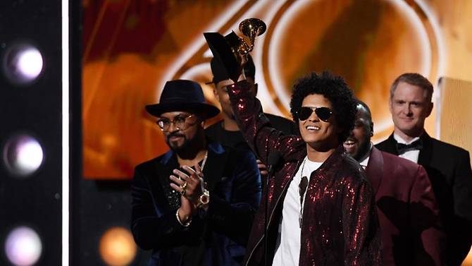 bruno mars sweeps top grammy prizes