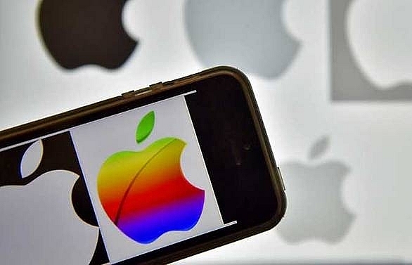 Apple cuts outlook, sees 'challenges' in China and emerging markets