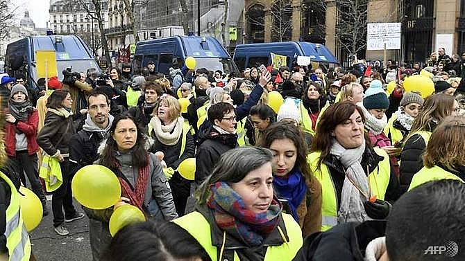 french women reclaim yellow vest protests with peaceful demonstration