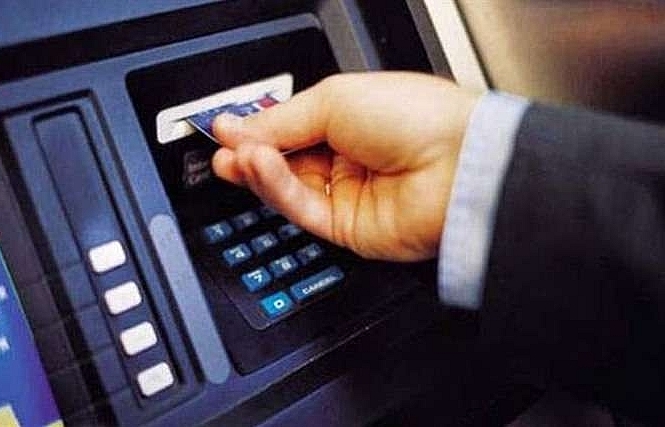 Cash withdrawal limit in foreign countries set at VND30 million