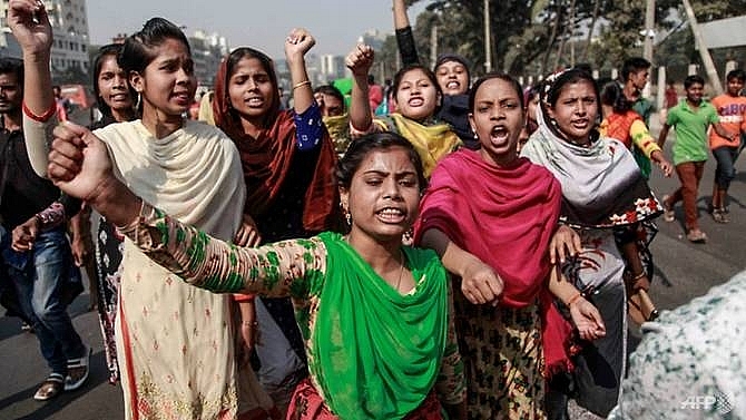 one dead 50 injured in bangladesh garment workers strike