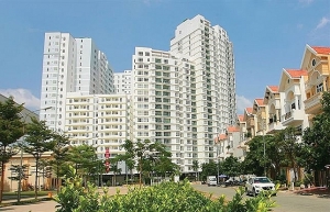 Foreign home hunters go high-end