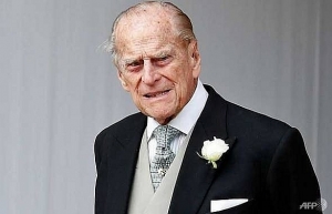 Prince Philip unharmed after traffic accident, two injured