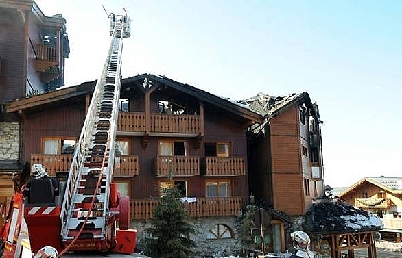 two dead 14 hurt in french ski resort fire