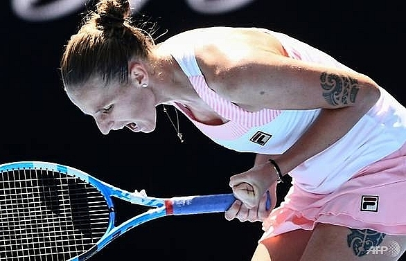 Pliskova slays Serena as Djokovic cruises into Australian Open semi-finals