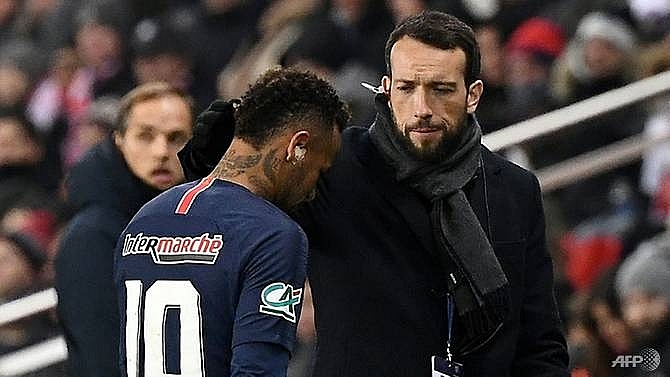 psg cruise to victory as neymar set to miss man utd clash