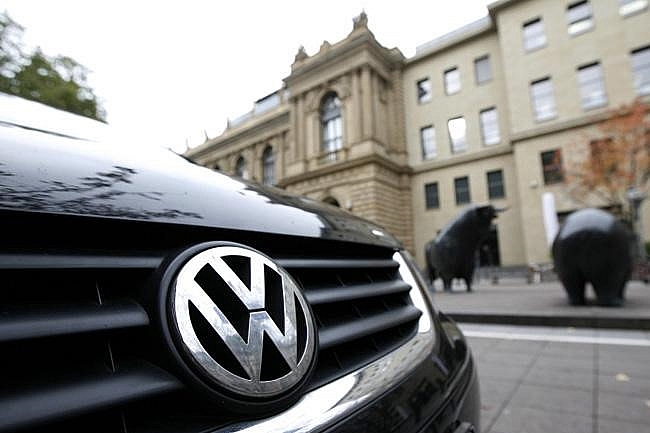 volkswagen in talks to settle german dieselgate mass lawsuit