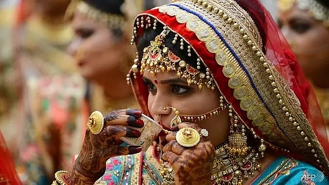 big fat indian wedding goes on a diet as slowdown bites