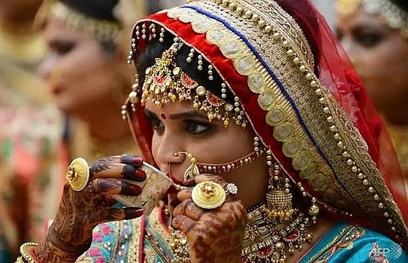 Big fat Indian wedding goes on a diet as slowdown bites