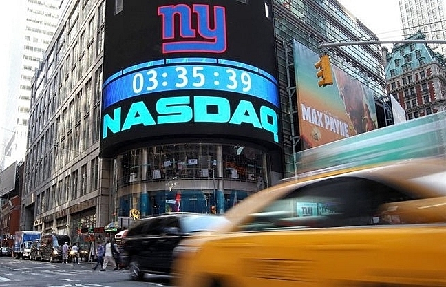 S&P 500, Nasdaq end at records ahead of US-China trade deal