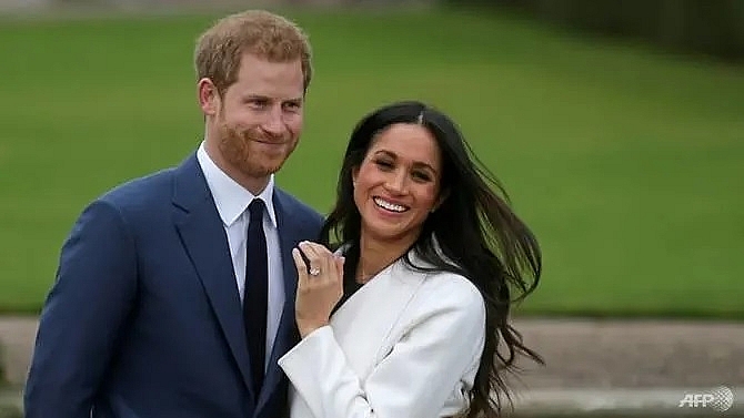 canada locals vow to protect harry and meghan