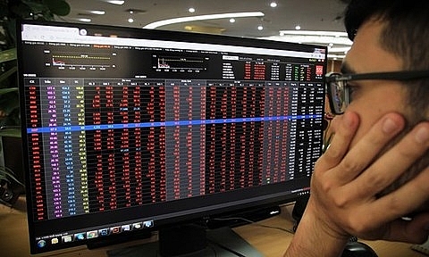 big stocks keep falling vn index loses nearly 71 points