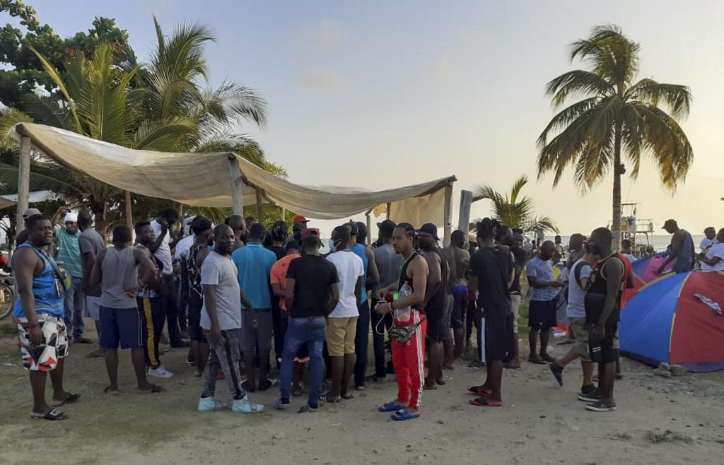 Covid strands 1,000 Cuban, Haitian migrants in Colombia