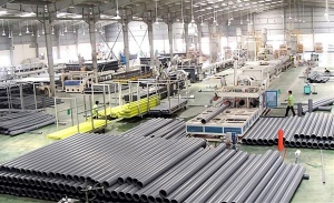 Plastic businesses report contradictory earning results