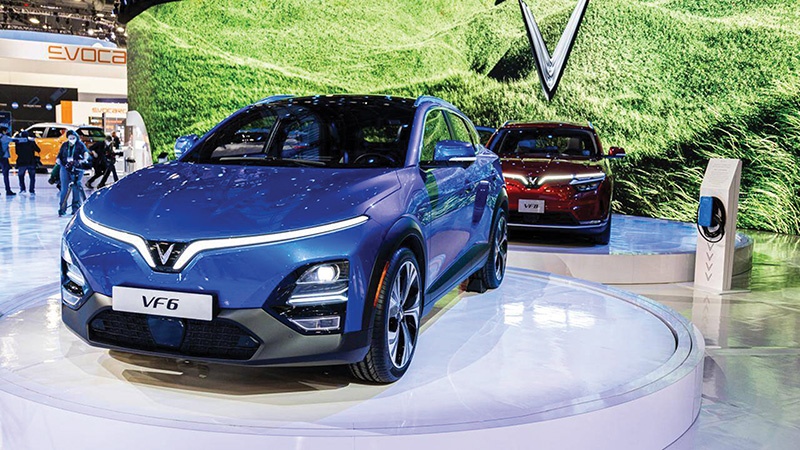 Do automakers dream of electric leap?