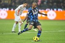 Inter, Napoli close gap as Milan held in Genoa