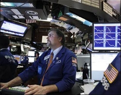 us stocks plunge dow loses 228 points