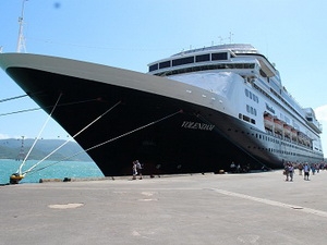 first cruise ship visits nha trang city