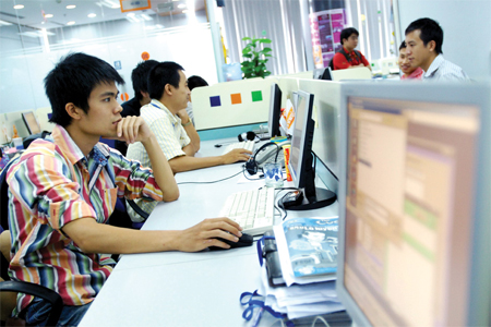 companies battle for top vietnamese talents in 2015
