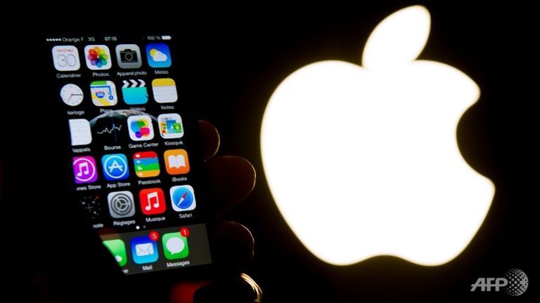 apple patent lets iphone be part of vr reality display