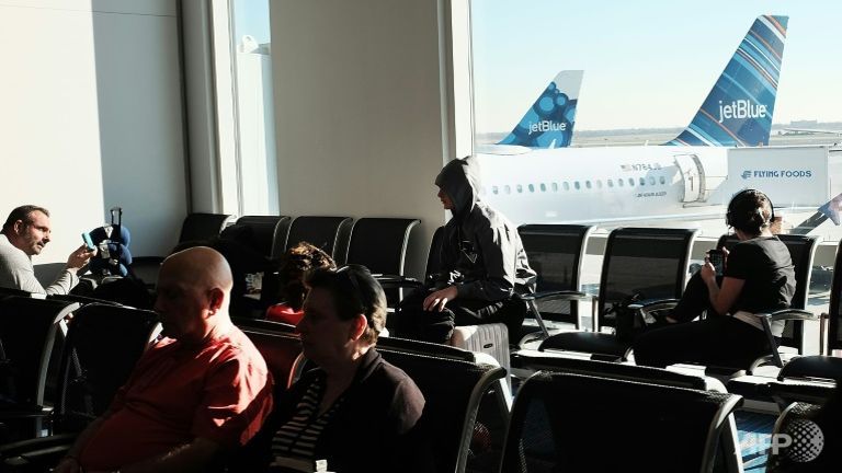 travellers delight falling oil prices mean cheaper air fares